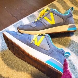 Vionic Women's 7 Sneakers